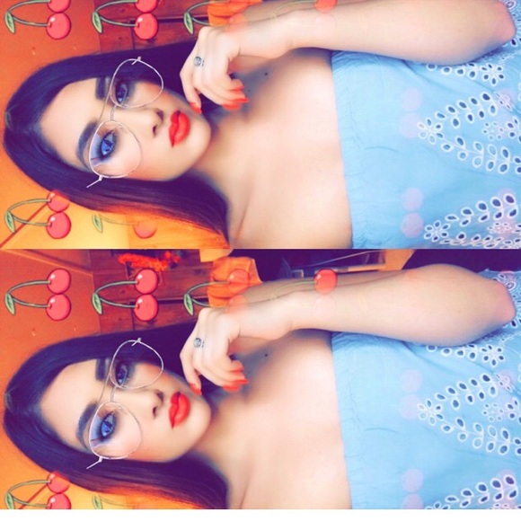 Meet your Posher, Kennia - Picture 1 of 1